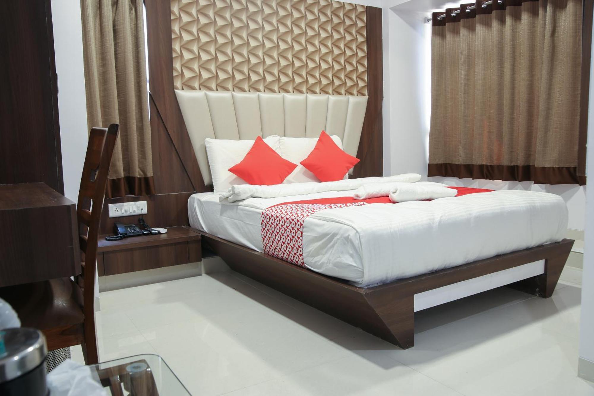 Hotel Apple Inn Нави Мумбаи Экстерьер фото